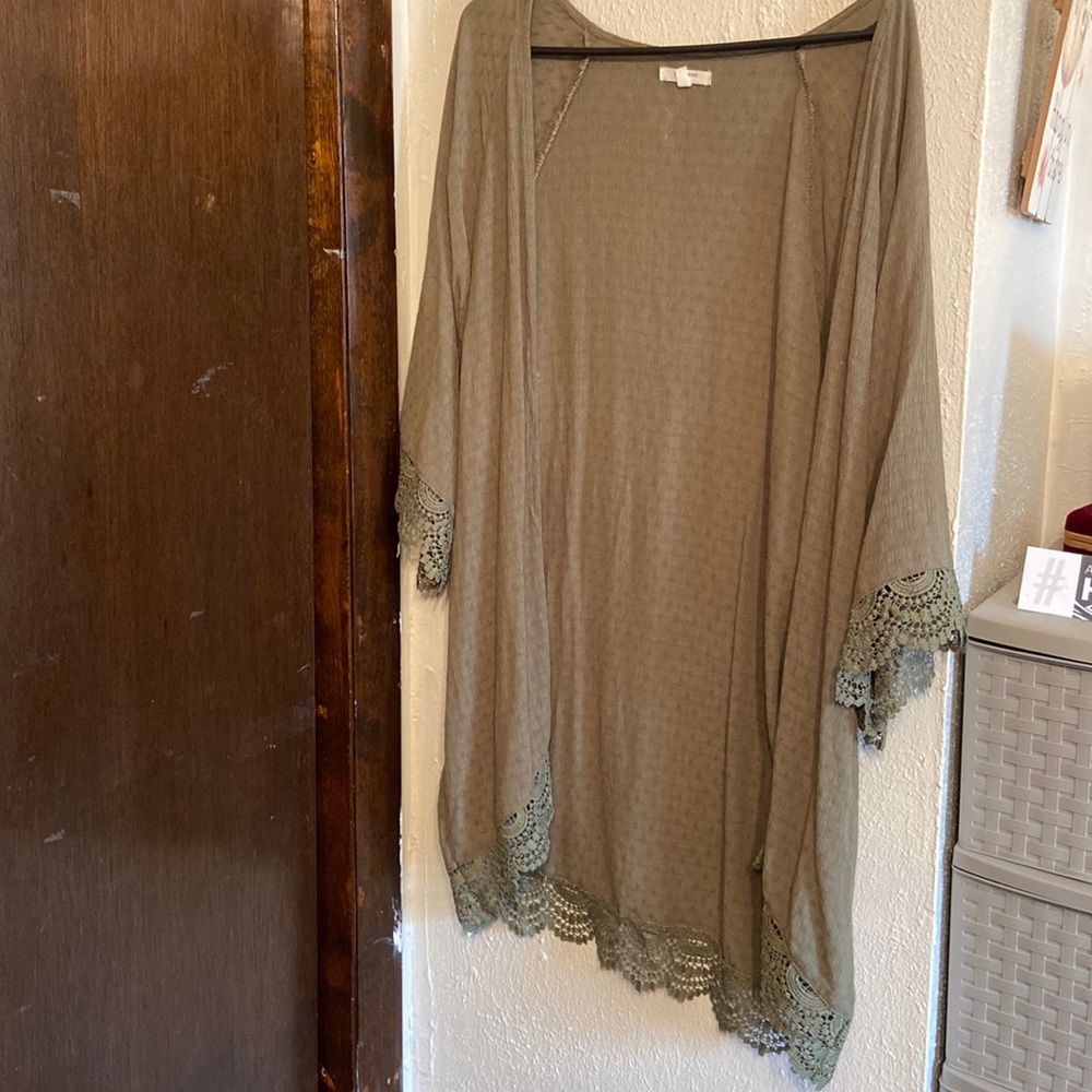 Army green kimono, lace detail